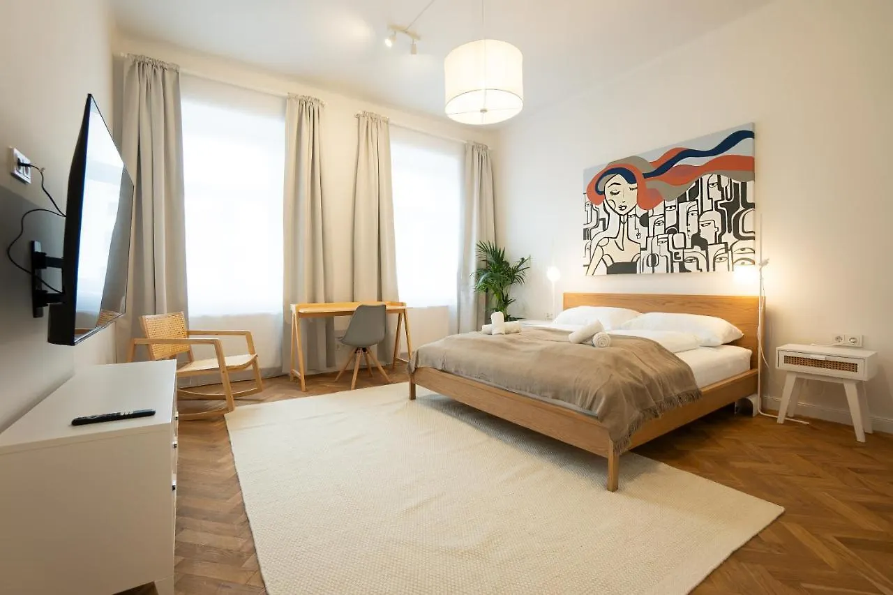 Chic 94M2 Apartment With A King-Size Bed Vienna
