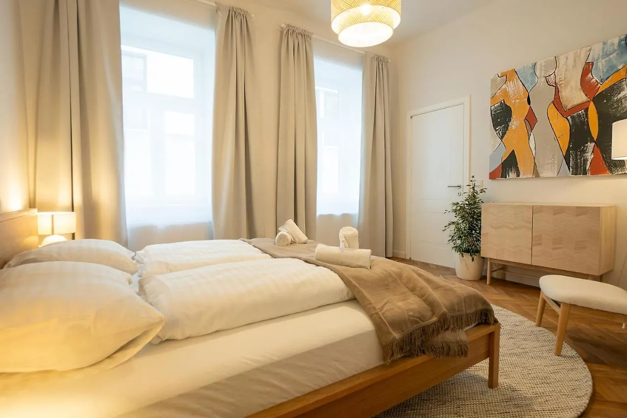 Chic 94M2 Apartment With A King-Size Bed Vienna