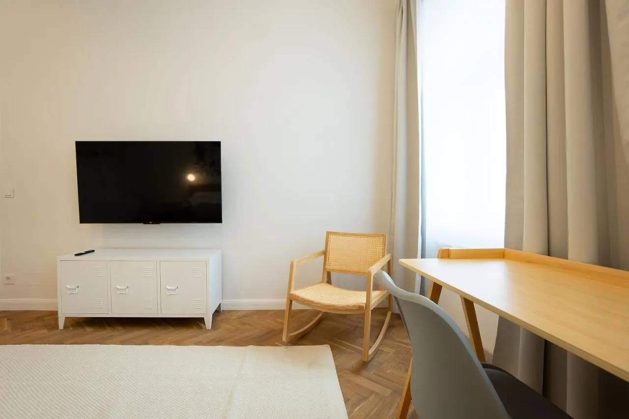 Chic 94M2 Apartment With A King-Size Bed Vienna Austria