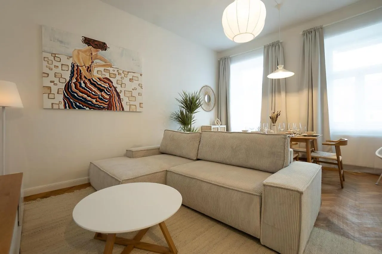 Chic 94M2 Apartment With A King-Size Bed Vienna