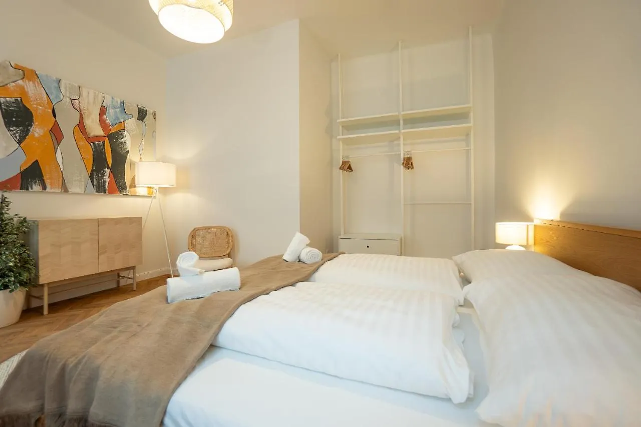 Chic 94M2 Apartment With A King-Size Bed Vienna