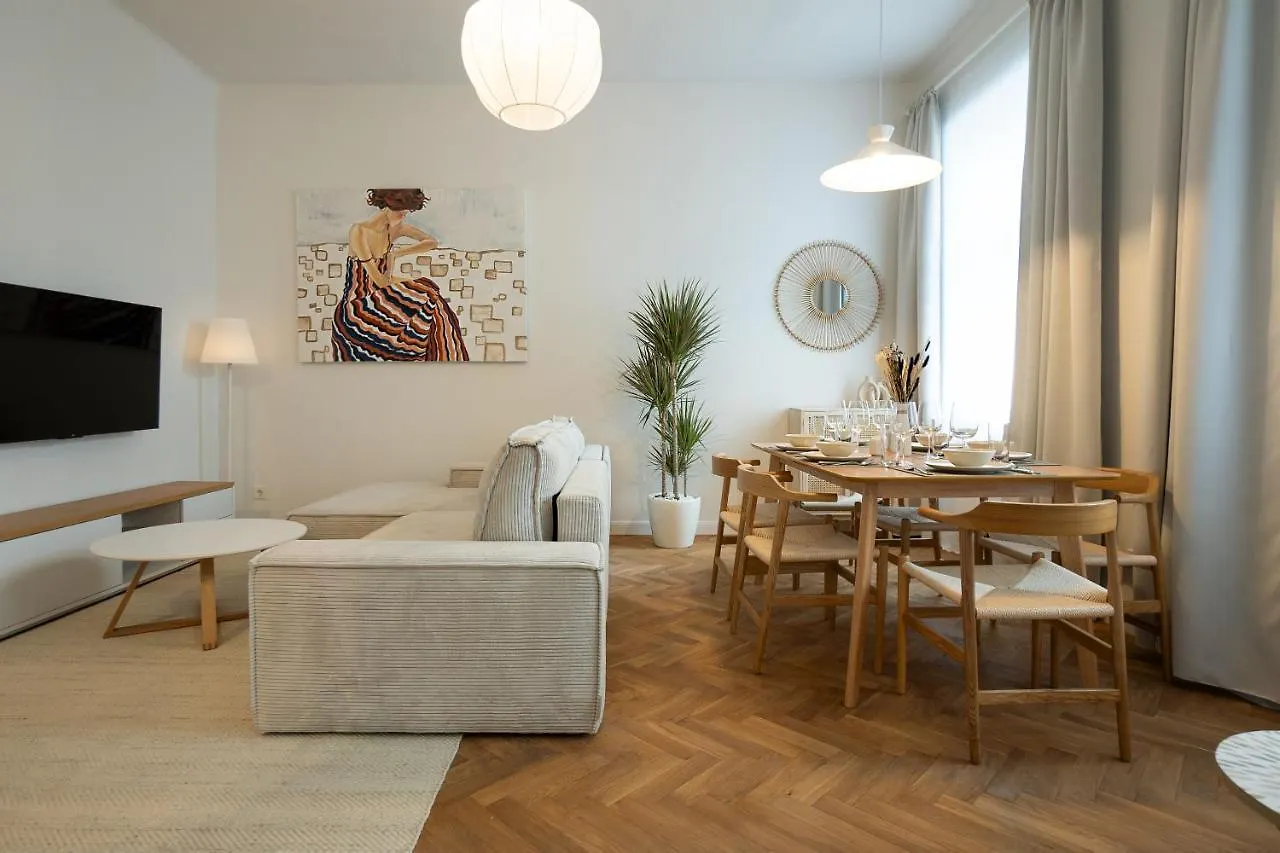 Chic 94M2 Apartment With A King-Size Bed Vienna Austria