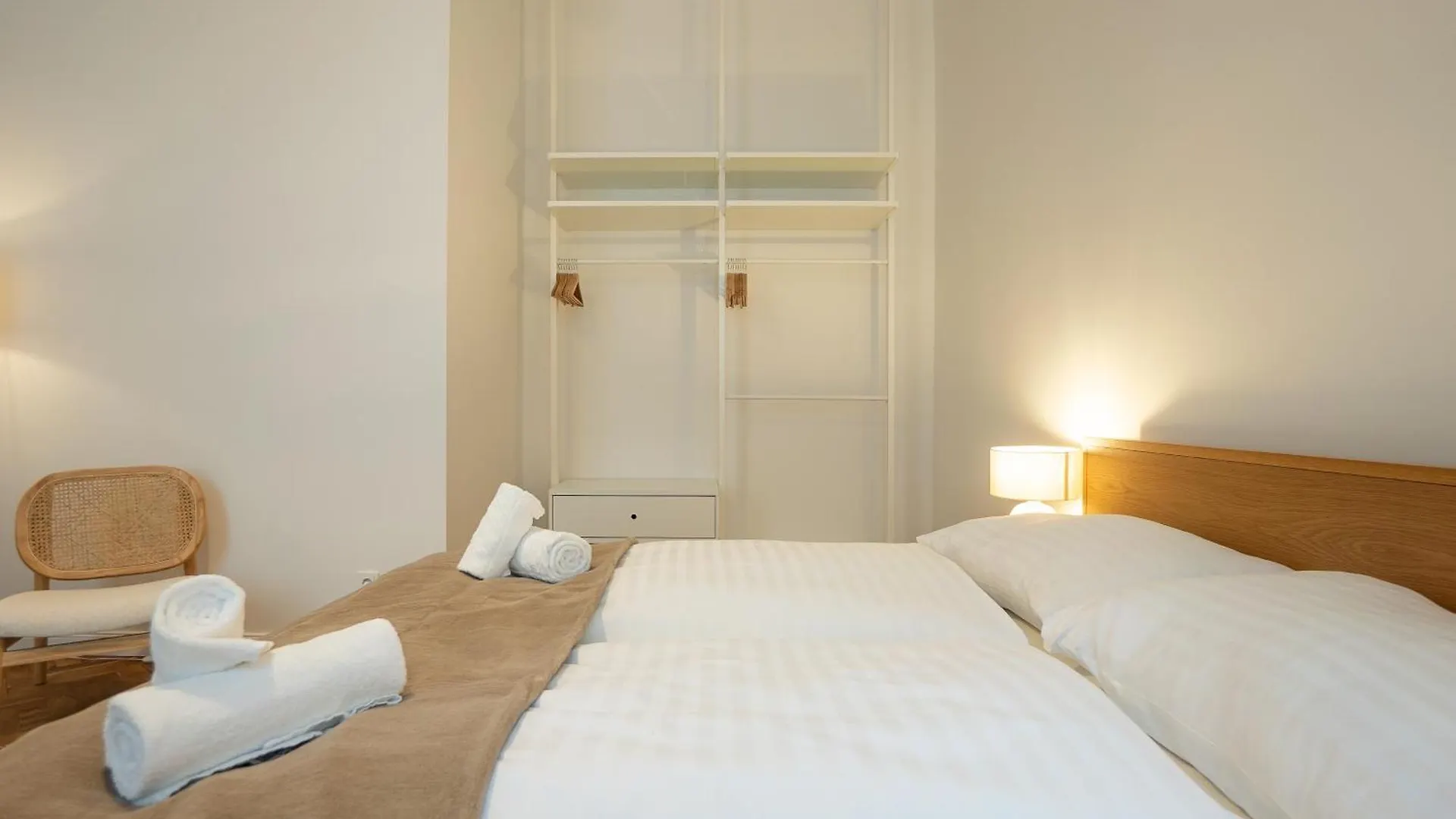Chic 94M2 Apartment With A King-Size Bed Vienna